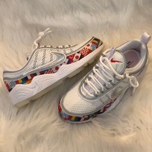 Nike air zoom spiridon international flag sneakers